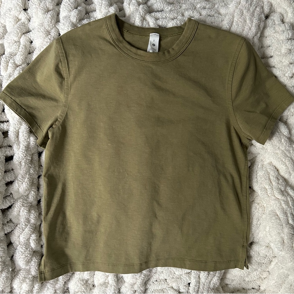 Lululemon Classic-Fit Tee (size 2)